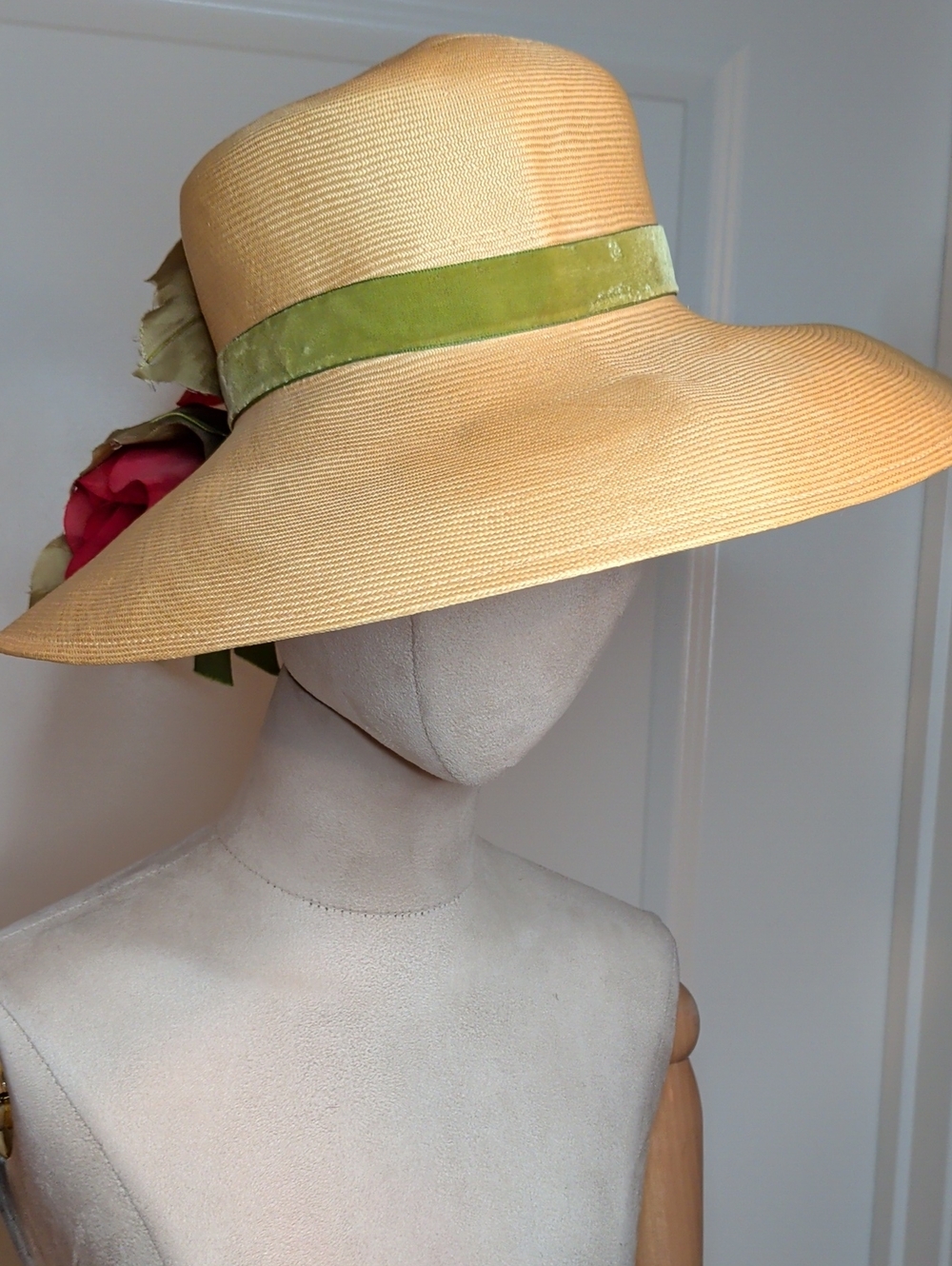 Vintage 1950s Jack McConnell Straw Hat w/ Large Red Flowers 22" MCM